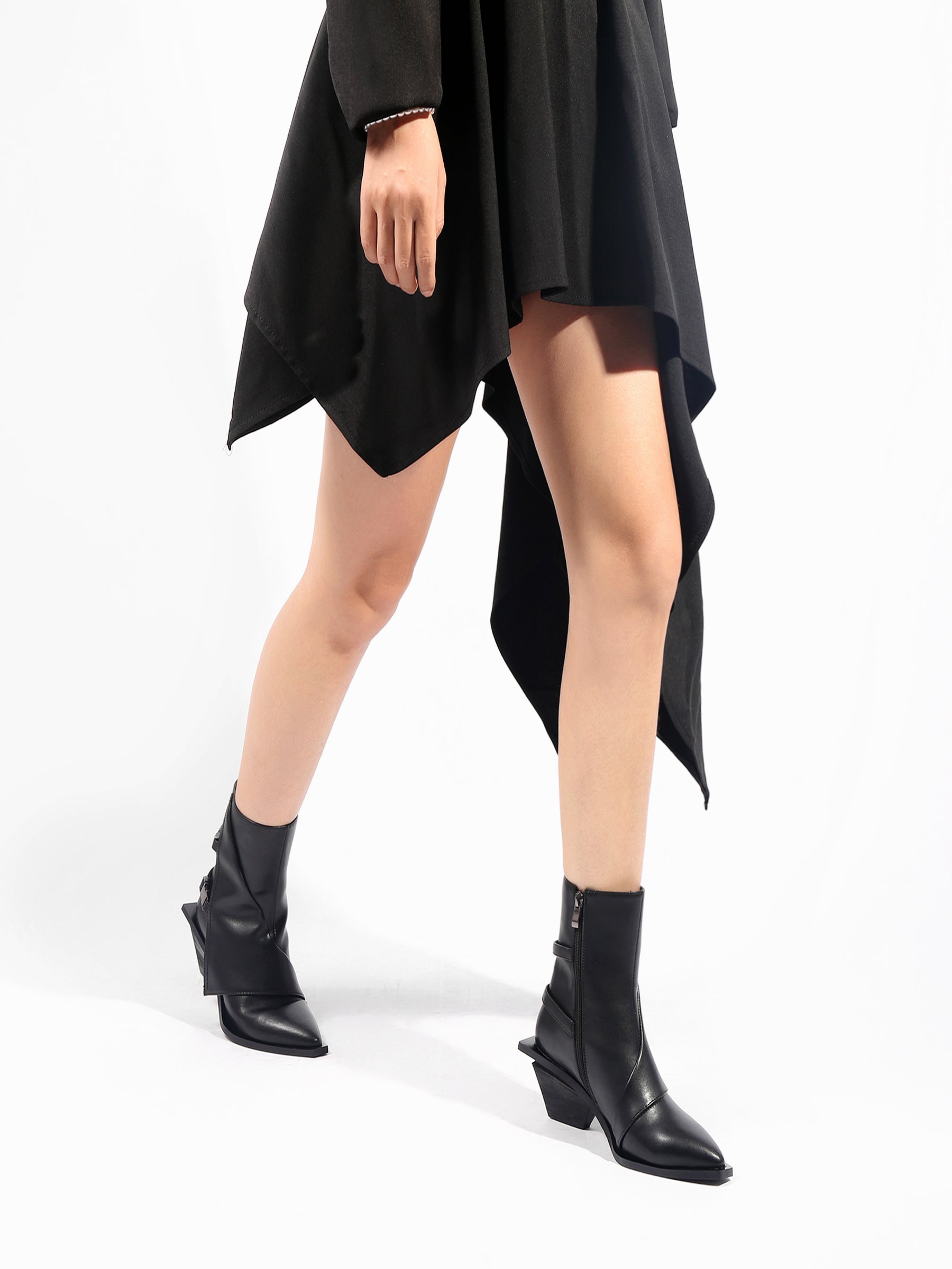 JADY ROSE | BLOCK HEEL LEATHER ANKLE BOOTIE - BLACK