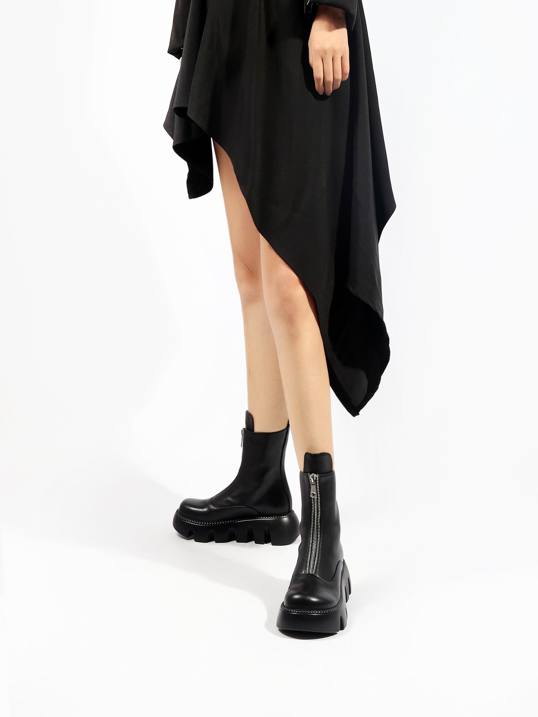 JADY ROSE | BLACK LEATHER FRONT ZIP CHELSEA BOOT