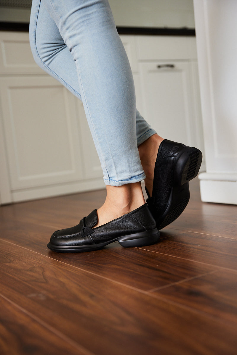 Rumour Has It | Simple Your Way Leather Loafer - Black