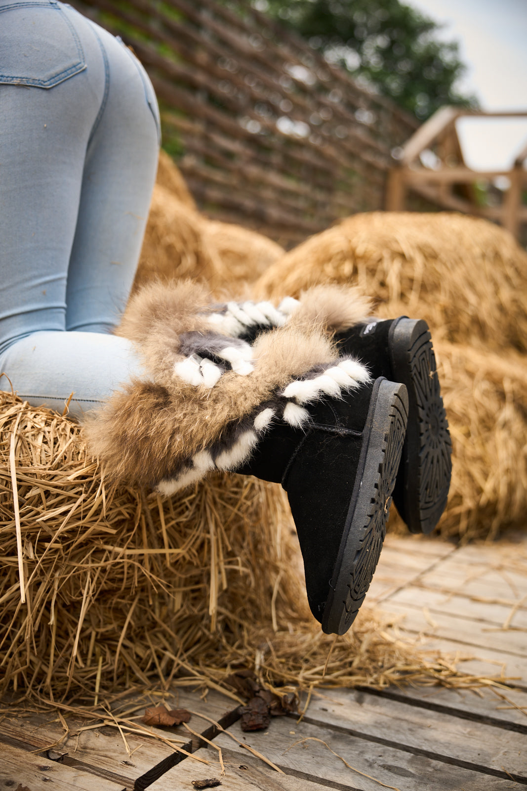 SMAIBULUN Ugg | Faux Fur Wool Lined Grazing Calf Boots - Black