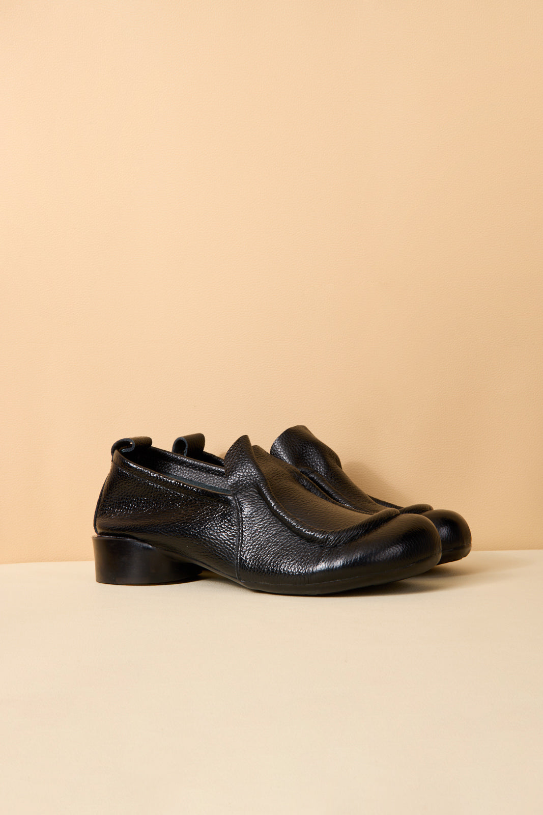 Rumour Has It | Nolita Leather Loafer - Black