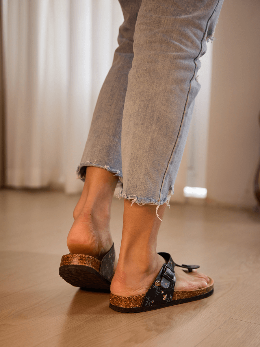 Maibulun | T-Strap Footbed Sandal - Rose