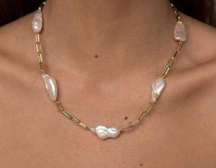 Freshia Pearl & Chain Necklace