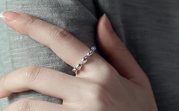 Modern Silver Ovals Ring