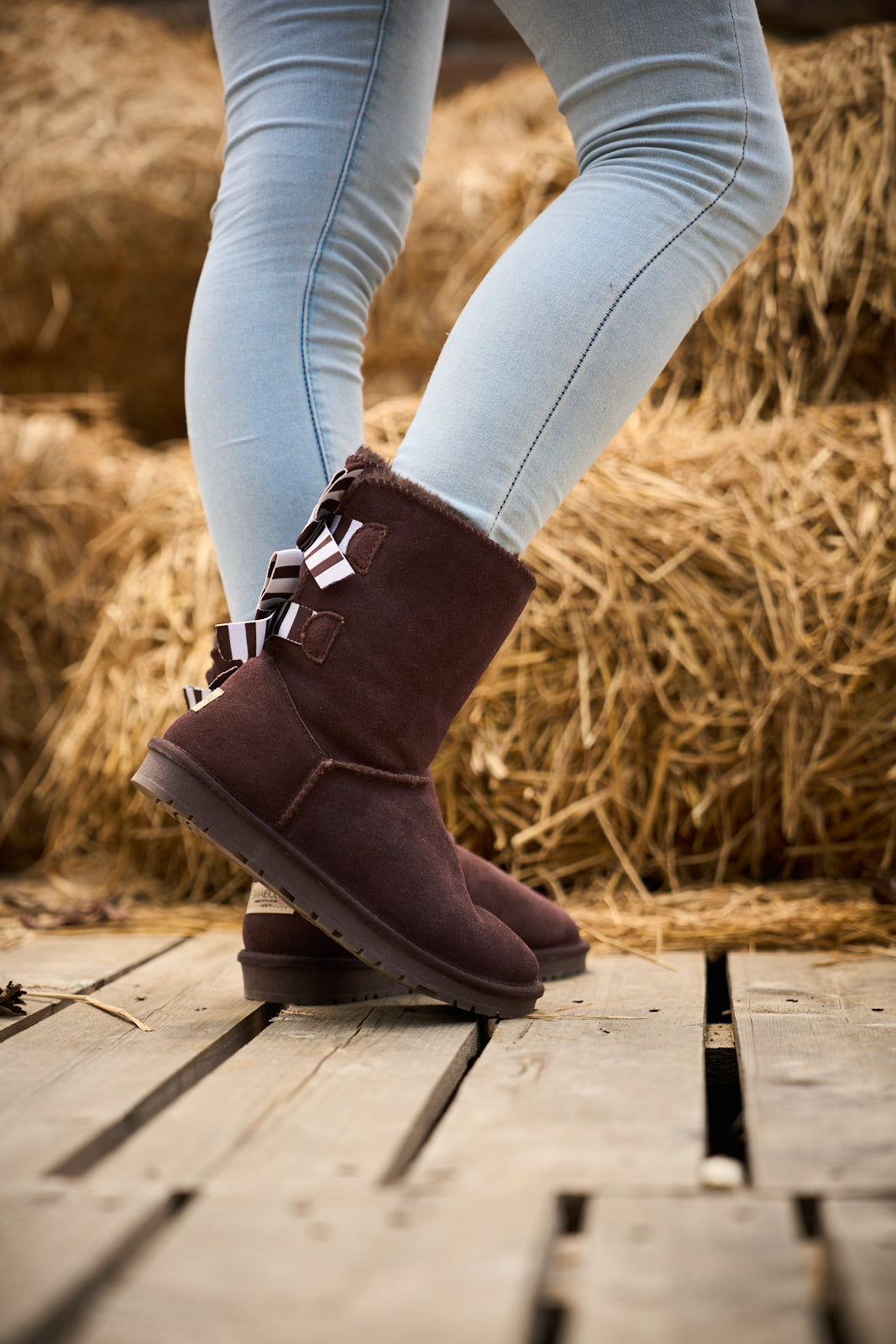 Smaibulun Ugg | Serenity Striped Bailey Bow Shearling Boots - Brown