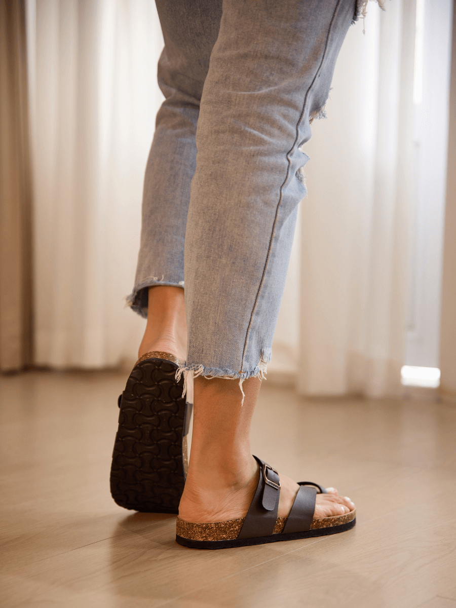 Maibulun | Criss Cross Thong Toe Footbed Sandal - Brown