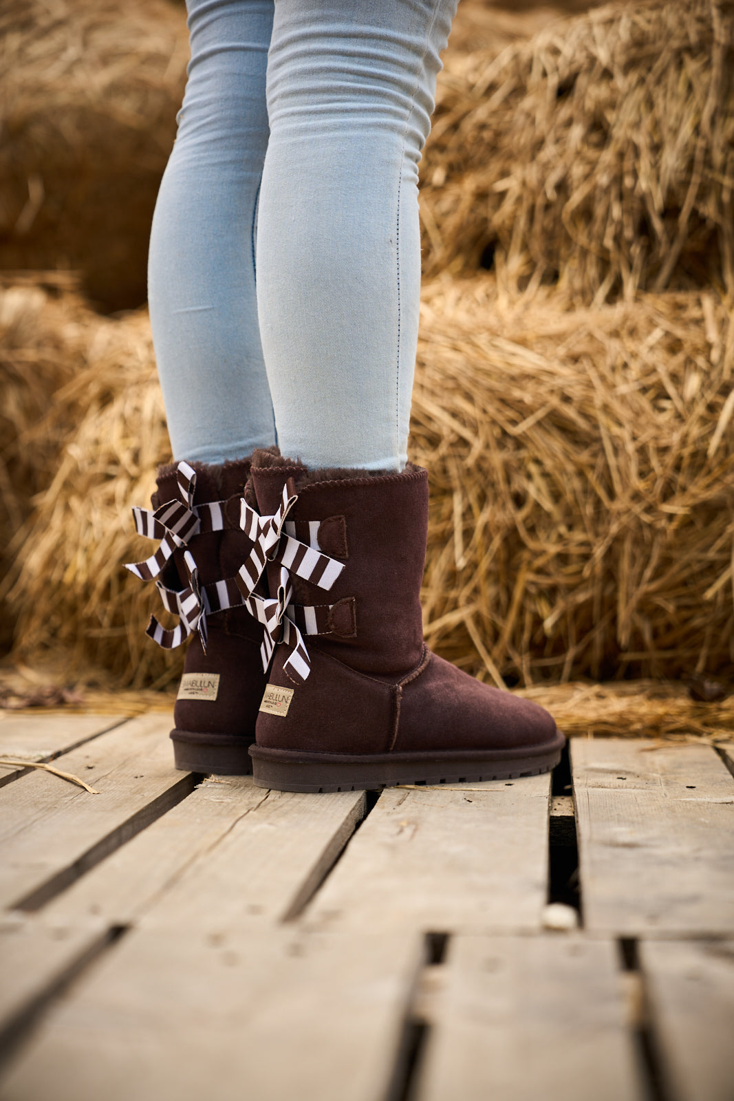 Smaibulun Ugg | Serenity Striped Bailey Bow Shearling Boots - Brown