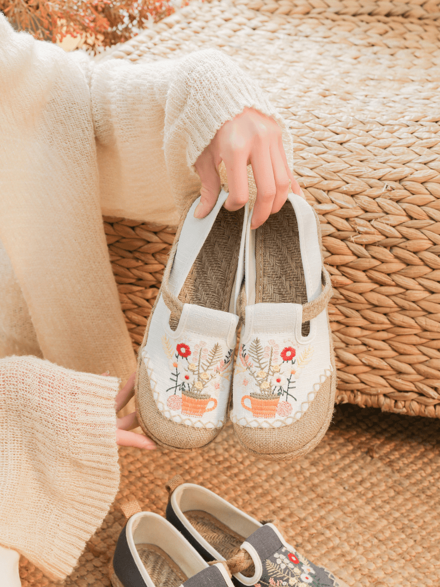 Cactus Rose | Gemma Floral Embroidered Linen Espadrilles - Cream