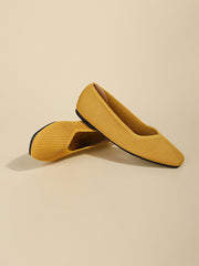 Pointed-Toe Solid Color V-Cut Flats