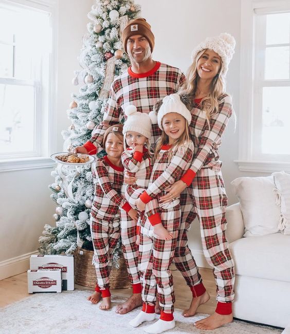 Mixed color plaid  Matching Fmalily Pajamas Set (with Pet Dog Clothes)