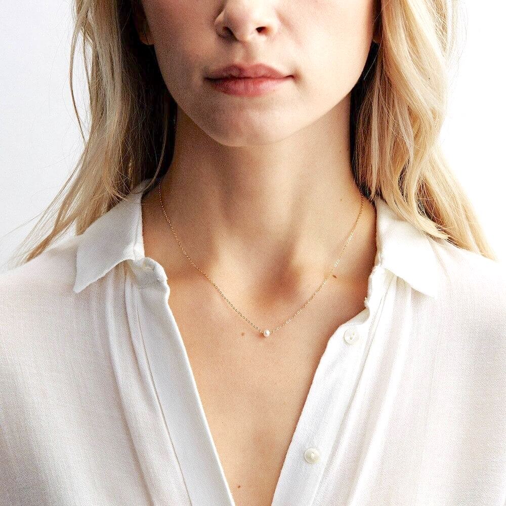 Ylva Gold Pearl Necklace