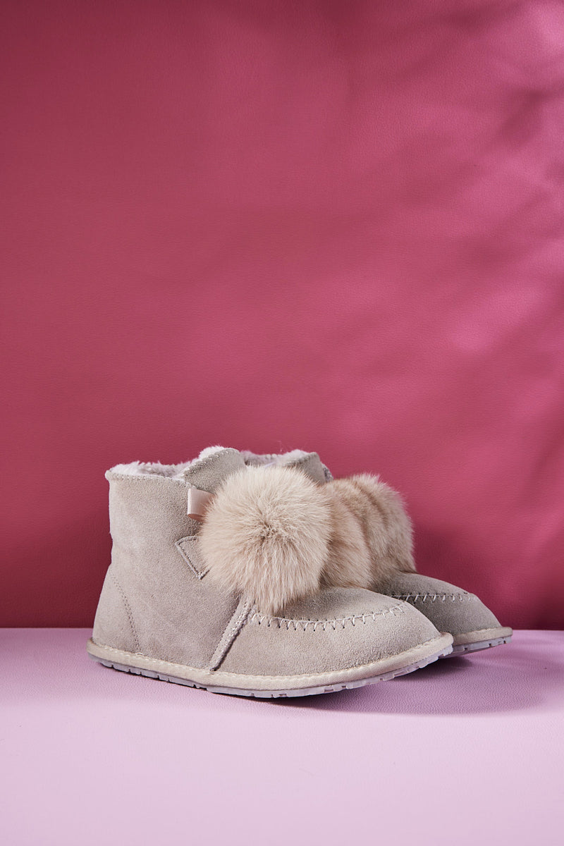 SMAIBULUN Ugg | Teddy Faux Fur Balls Suede Boot - Grey