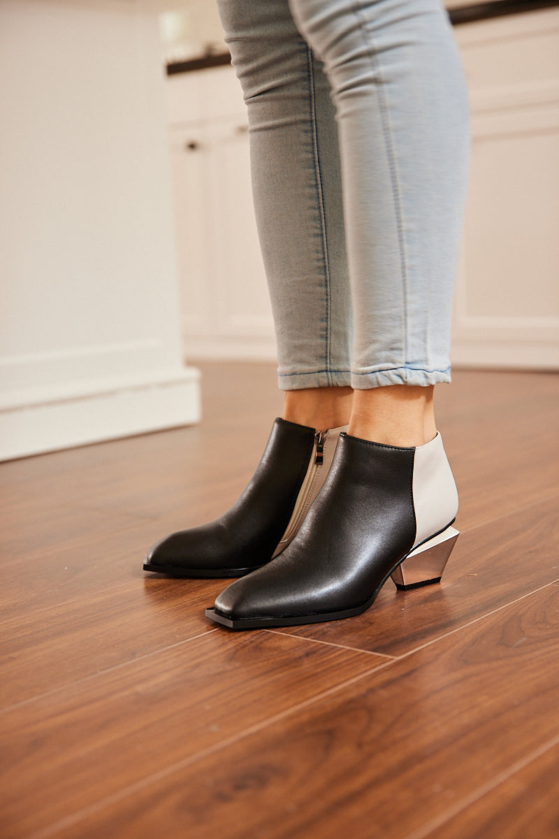 Jady Rose | Jady X Geometry-heel Leather Ankle Boot - Grey