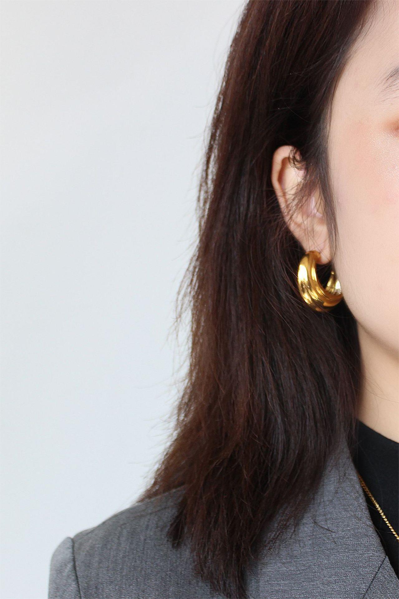 Annisa Metallic Earrings