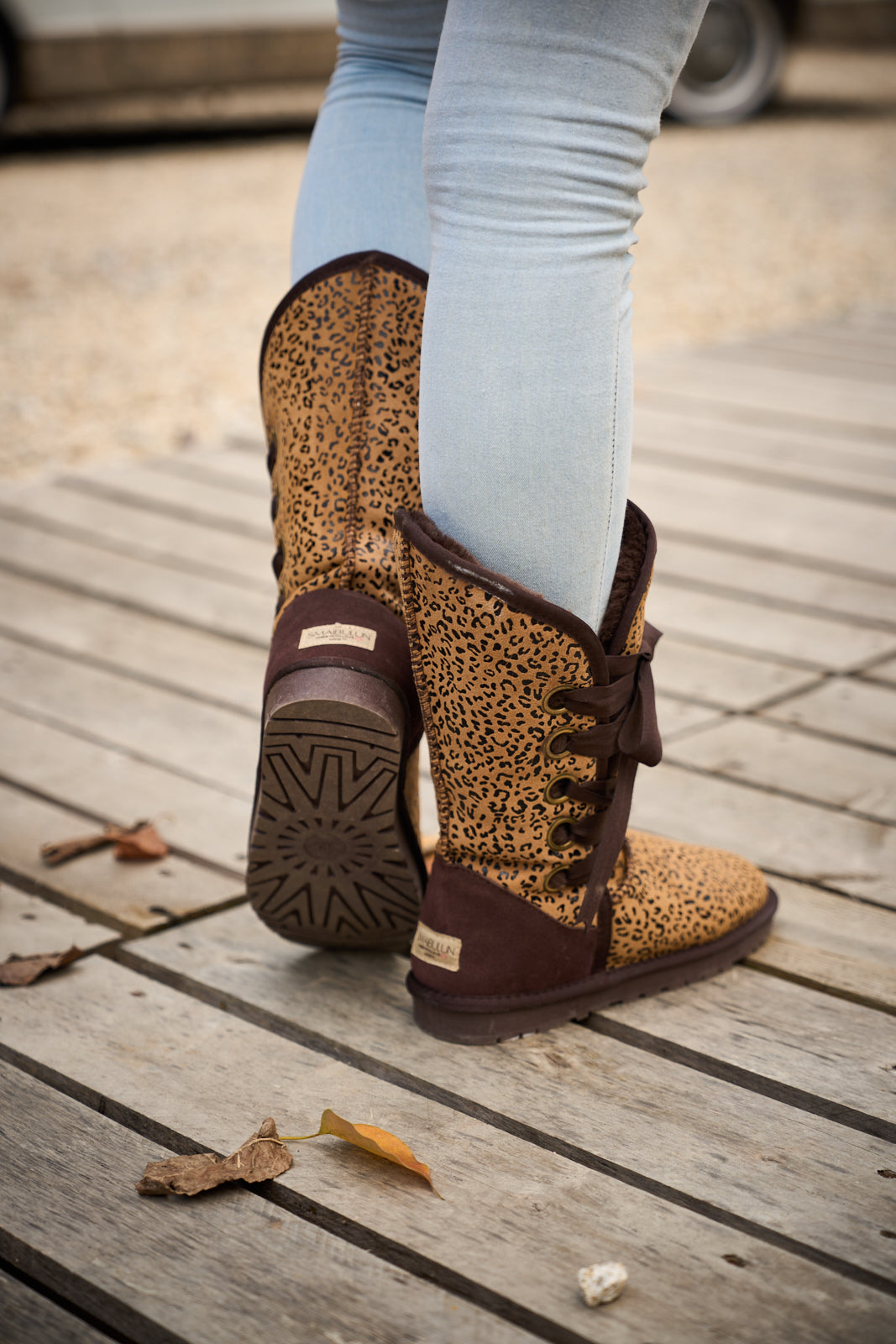 SMAIBULUN Ugg | Ribbon Lace-Up Faux Fur-lined Suede Boot - Leopard