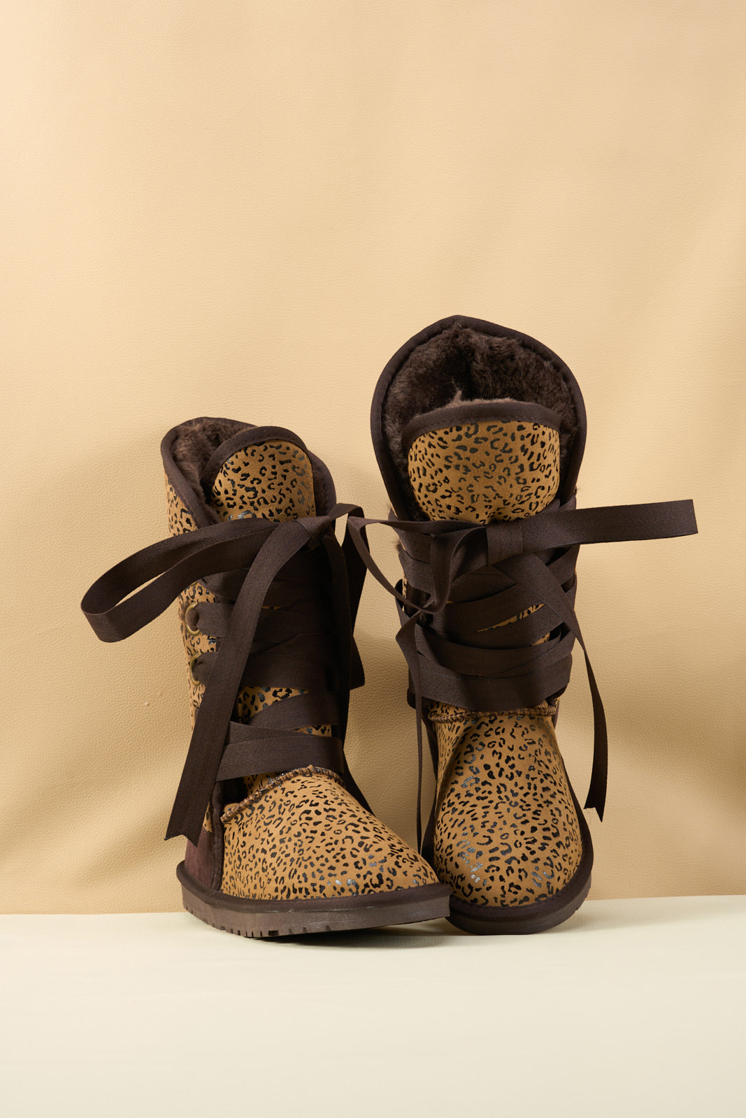 SMAIBULUN Ugg | Ribbon Lace-Up Faux Fur-lined Suede Boot - Leopard