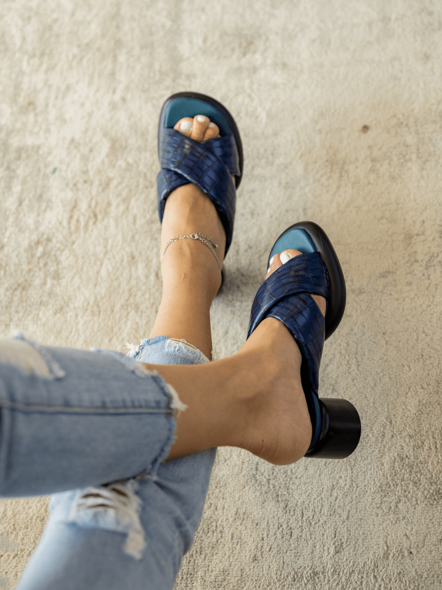 Jady Rose | Veronica Puffy Cross-Strap Leather Sandal - Navy