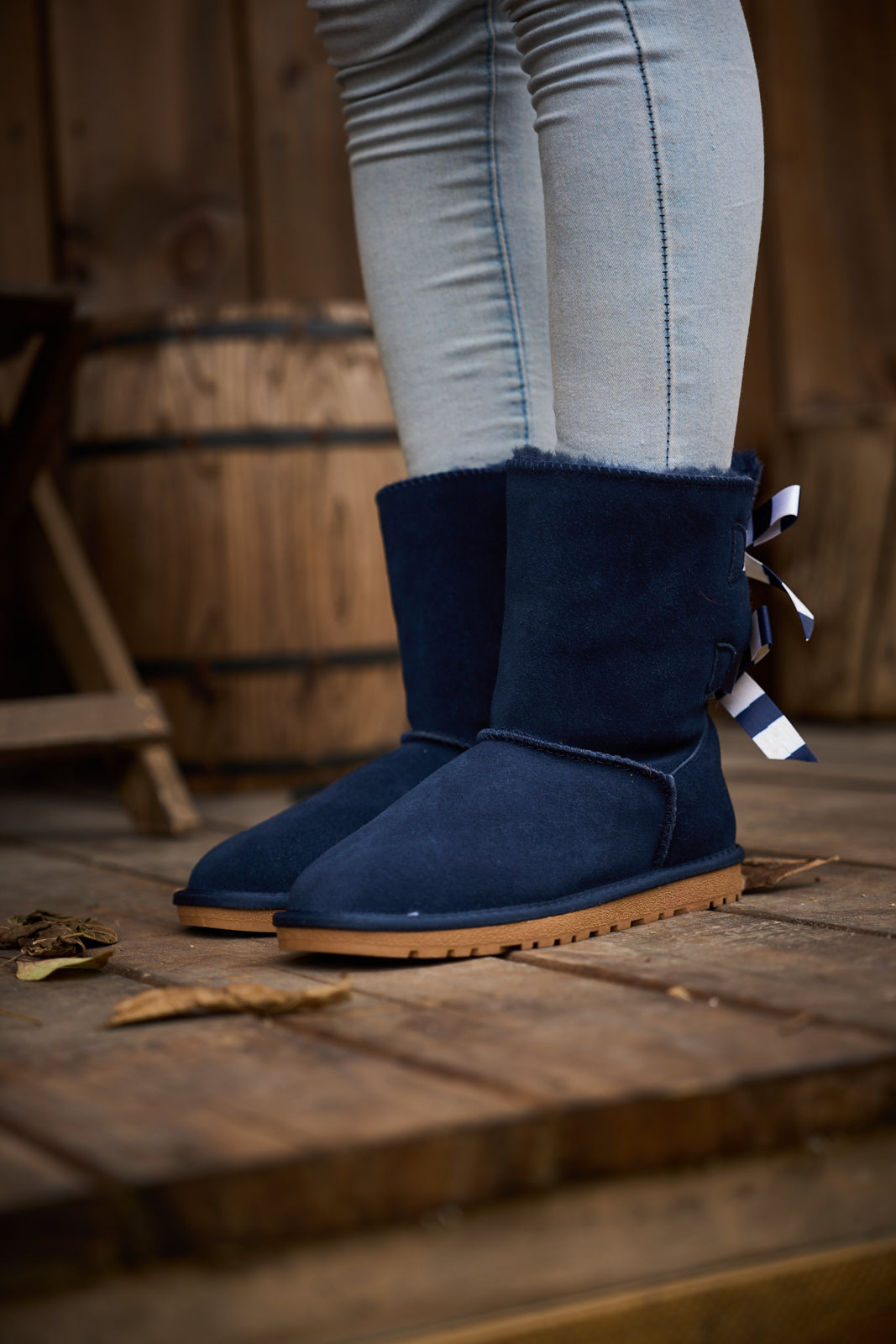 Smaibulun Ugg | Serenity Striped Bailey Bow Shearling Boots - Navy