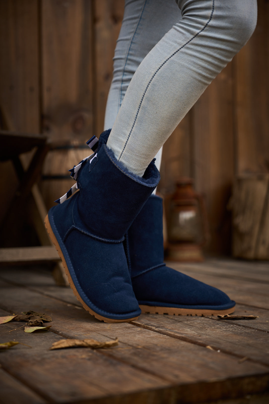 Smaibulun Ugg | Serenity Striped Bailey Bow Shearling Boots - Navy