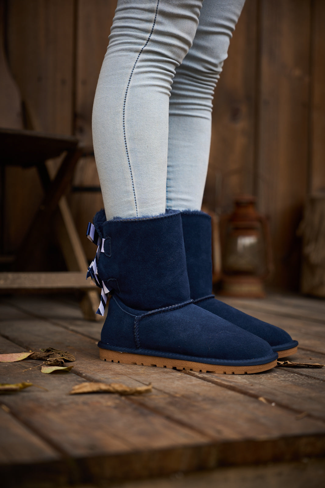 Smaibulun Ugg | Serenity Striped Bailey Bow Shearling Boots - Navy