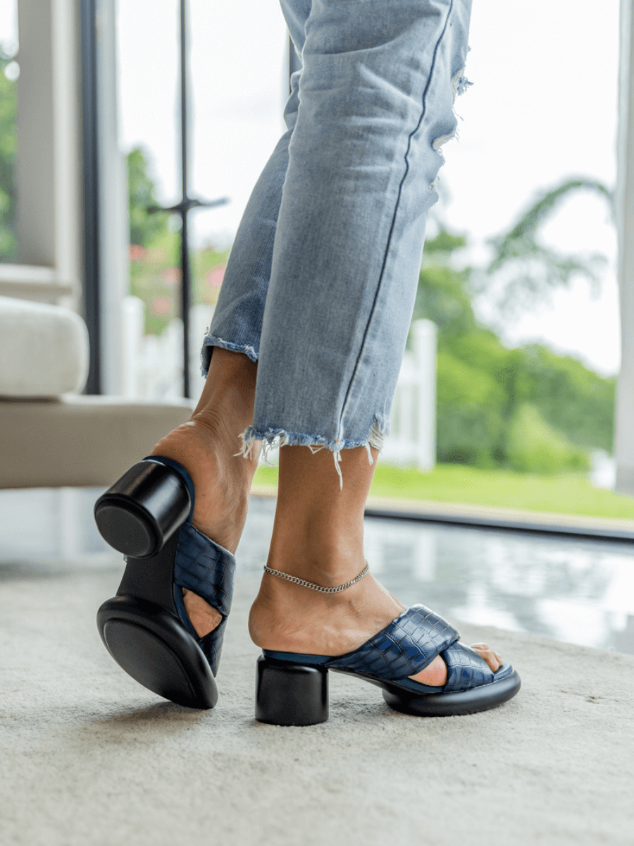 Jady Rose | Veronica Puffy Cross-Strap Leather Sandal - Navy