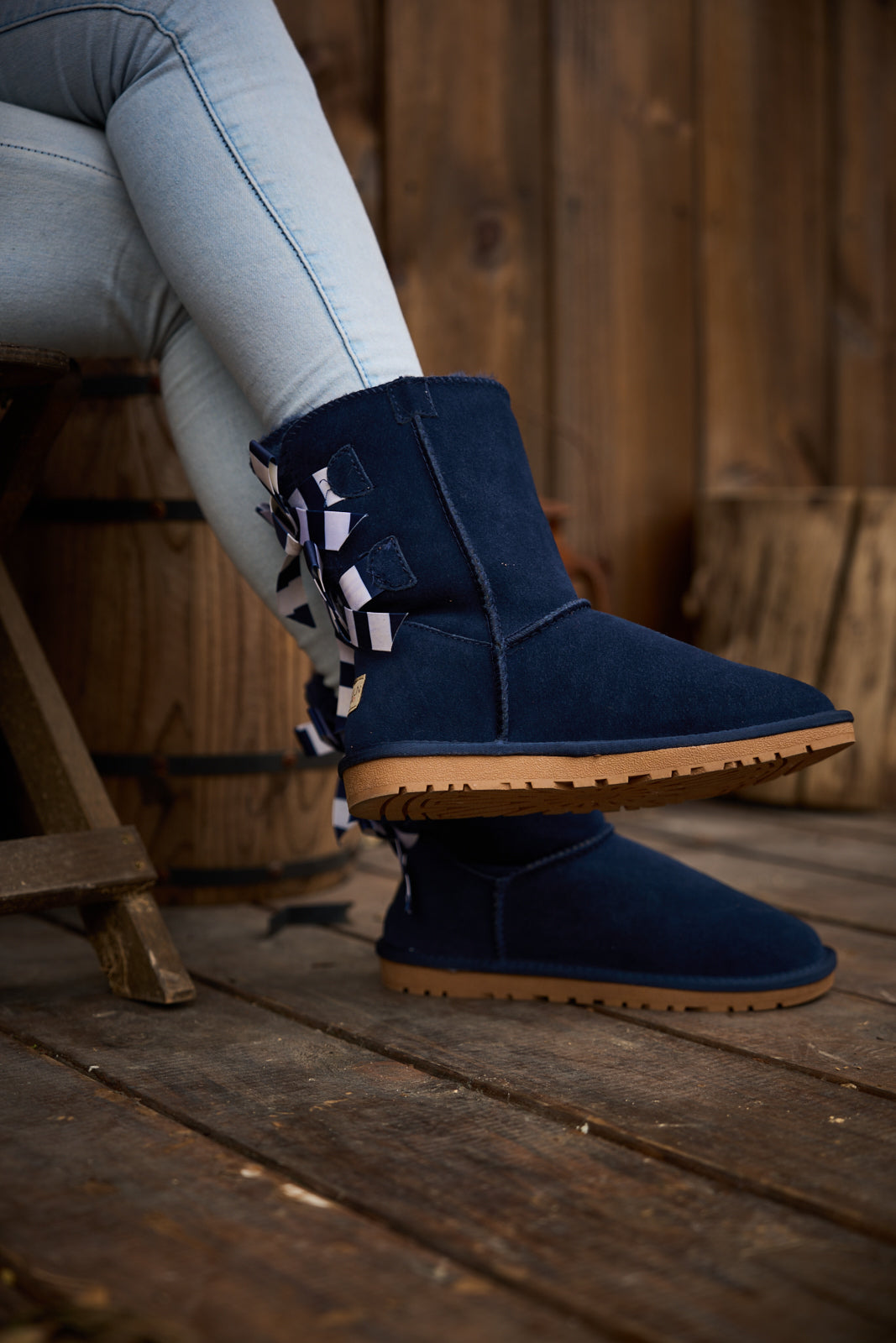 Smaibulun Ugg | Serenity Striped Bailey Bow Shearling Boots - Navy