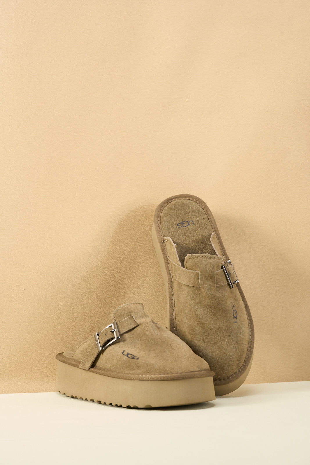 SMAIBULUN Ugg | Forever Iconic Platform Clog - Olive