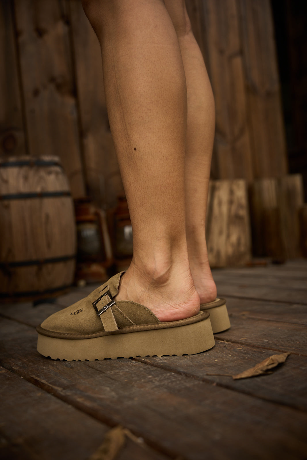 SMAIBULUN Ugg | Forever Iconic Platform Clog - Olive