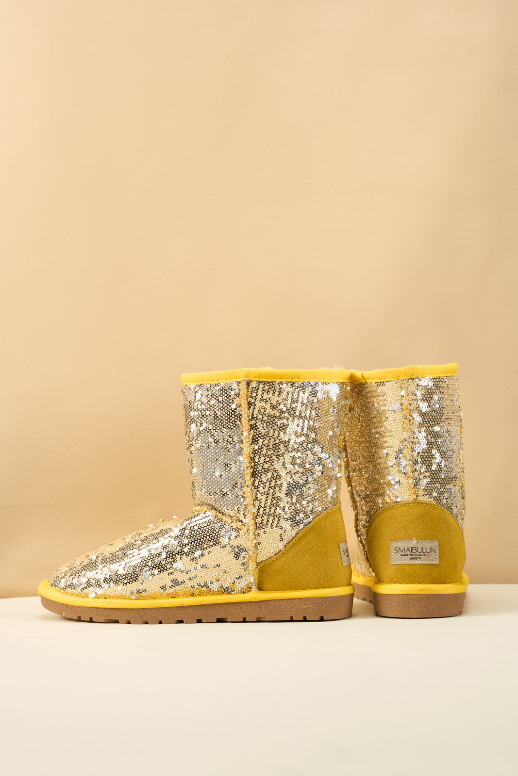 Smaibulun Ugg | Dallas Glam Sequin Shearling Boots - Yellow