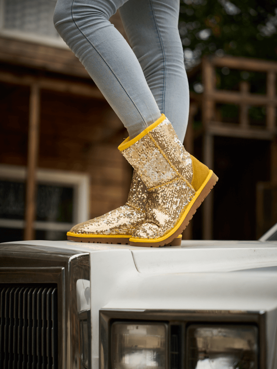 Smaibulun Ugg | Dallas Glam Sequin Shearling Boots - Yellow