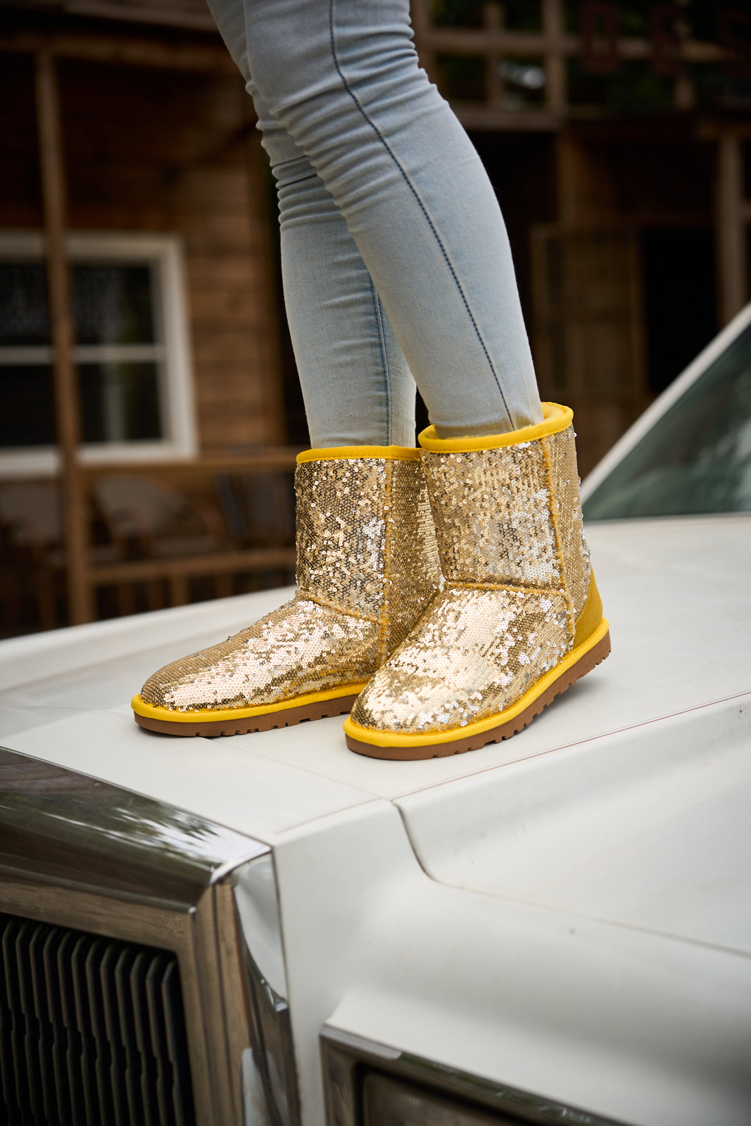 Smaibulun Ugg | Dallas Glam Sequin Shearling Boots - Yellow