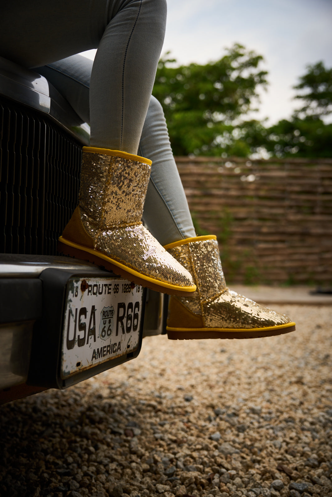 Smaibulun Ugg | Dallas Glam Sequin Shearling Boots - Yellow