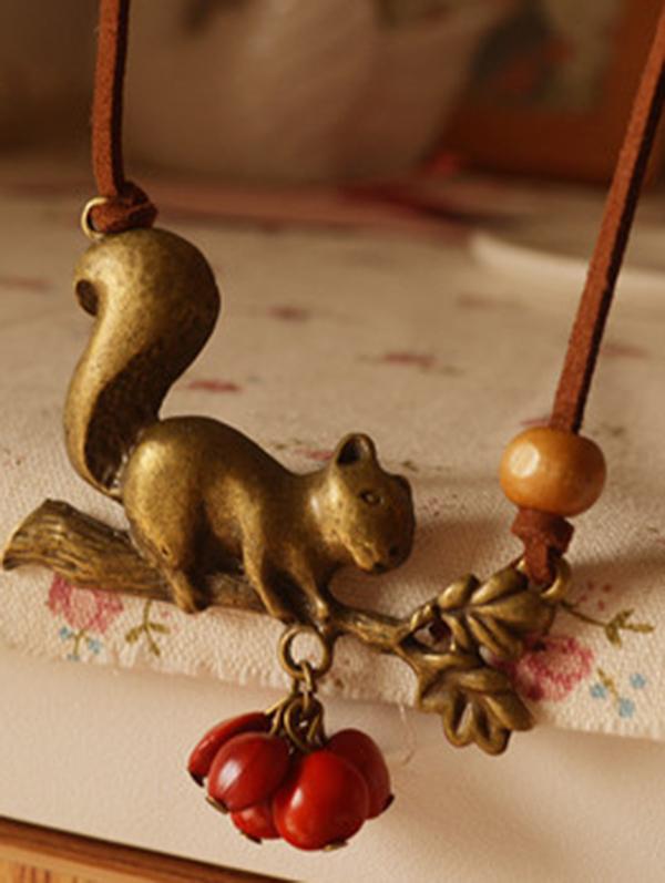 Vintage Squirrel Red Beans Necklace